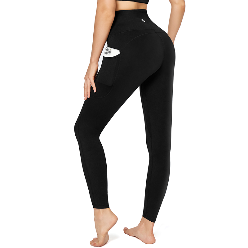 black workout leggings with pockets